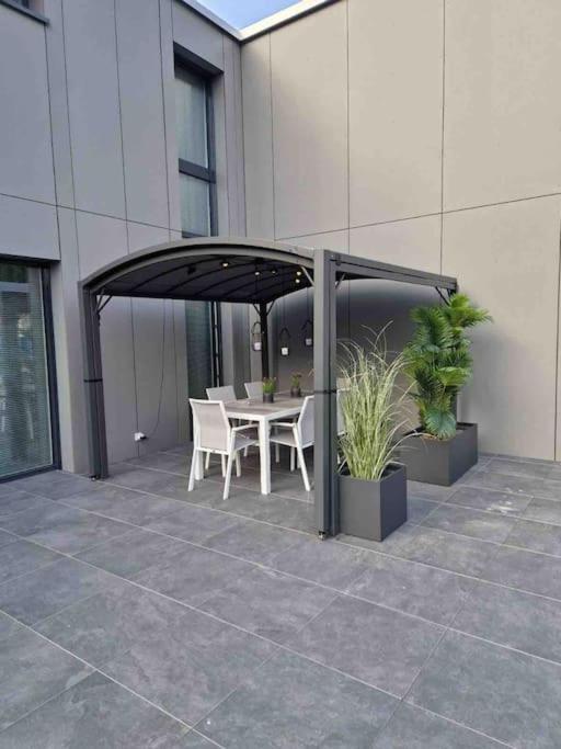 Labpark Terrace Apartment Melano Bagian luar foto
